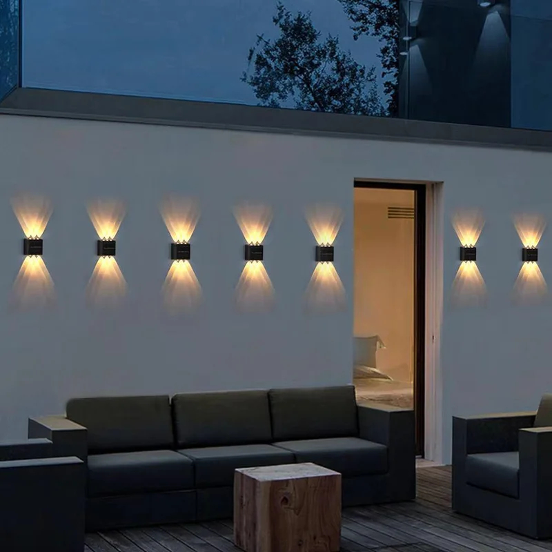 Outdoor Lighting For Fence - مصباح جداري خارجي يعمل بالطاقة الشمسية