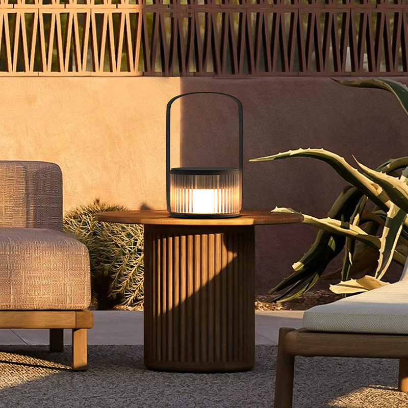 Outdoor Lighting And Decor - شحن خارجي محمول ضوء محيط يعمل