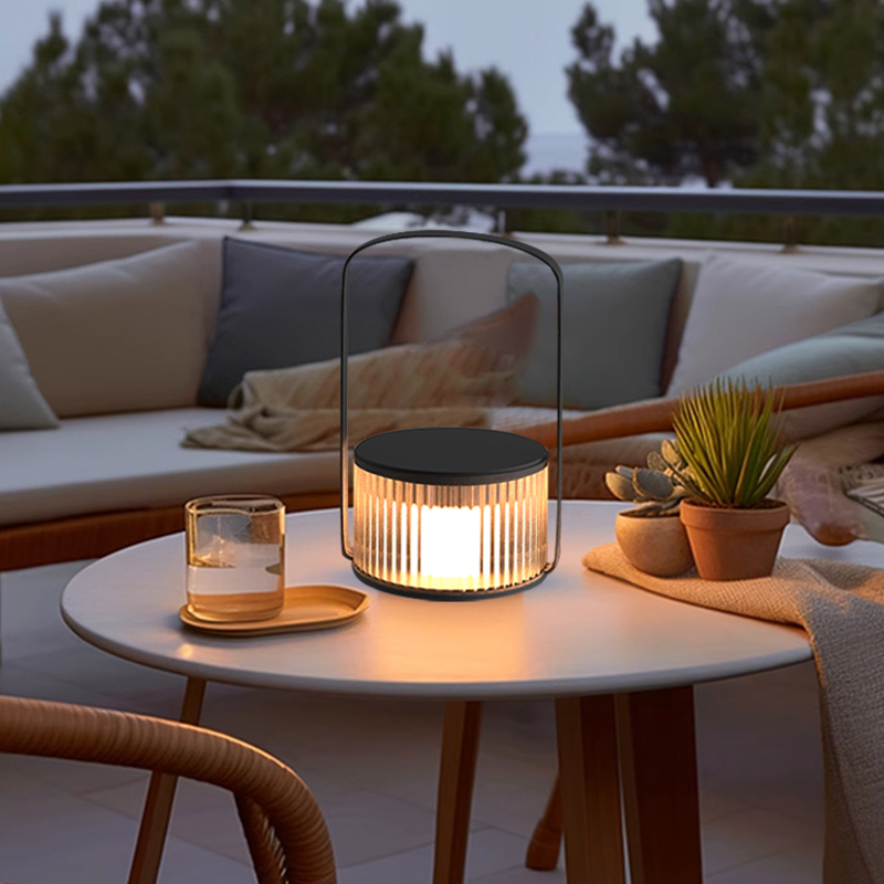 شحن خارجي محمول ضوء محيط يعمل  - مراجعة Outdoor Lighting And Decor وسعره